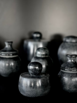 
                  
                    marblelous jar, black
                  
                